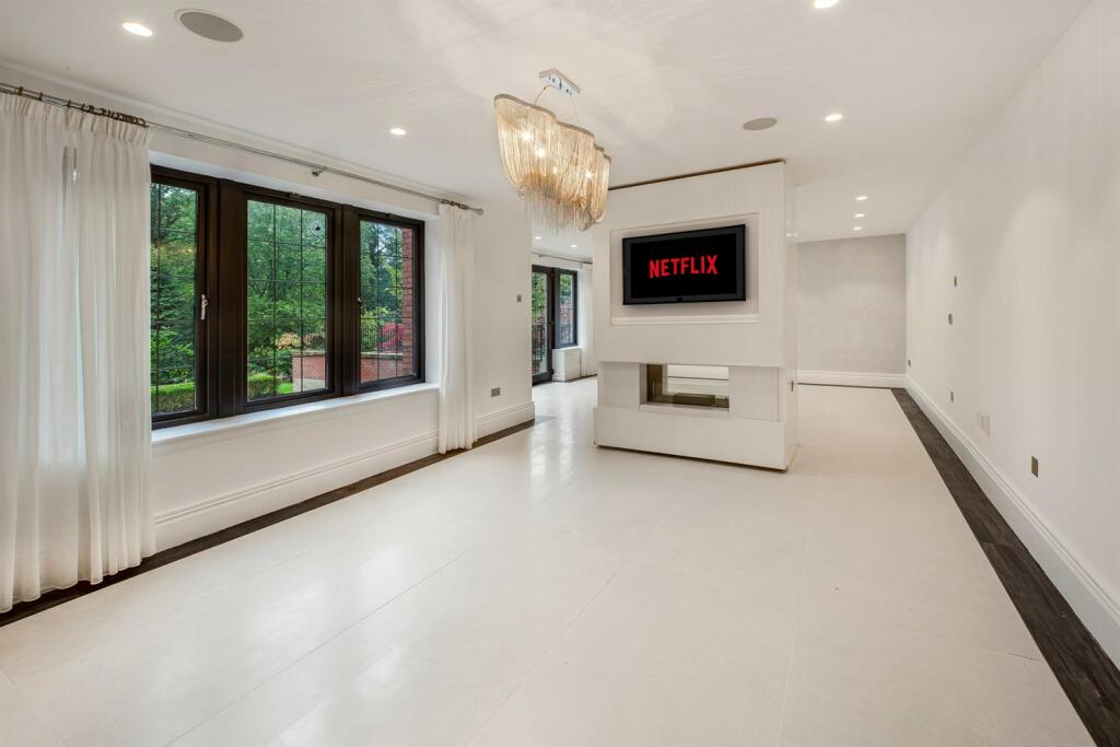 6 bedroom detached house for sale in Springwood, Chapel Lane, Hale Barns, WA15